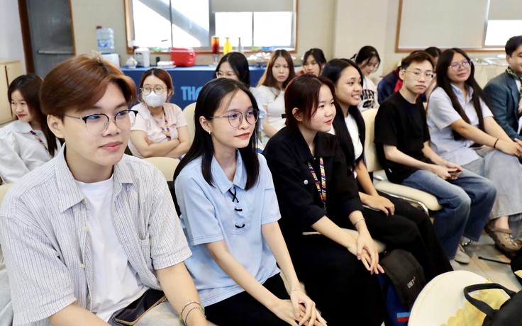 Sinh viên truyền thông đa phương tiện ấn tượng với buổi học về "tin thật, tin giả"
