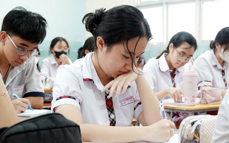 Bí quyết ôn thi tốt nghiệp THPT đạt điểm cao: Nâng cấp bài nghị luận xã hội