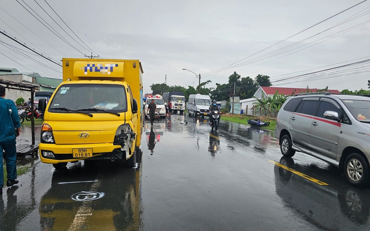 Xe máy và xe tải 'đấu đầu' trên QL53, một người tử vong tại chỗ