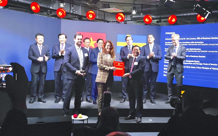 Trao giấy chứng nhận đăng ký đầu tư 1 tỉ USD cho doanh nghiệp Thụy Điển