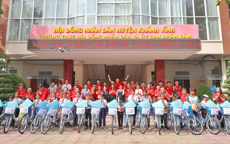 20 xe đạp đến với học sinh nghèo huyện miền núi của Khánh Hòa