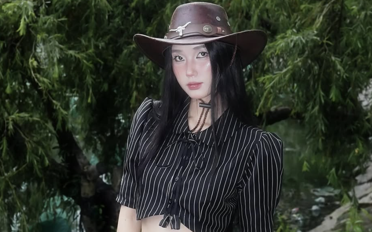 Áo sơ mi kẻ sọc luôn là lựa chọn thời thượng nhất