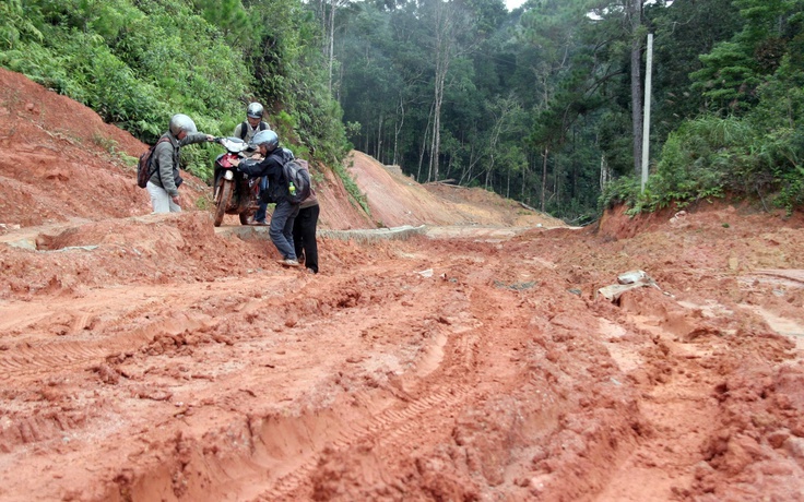 Làm phóng viên thường trú