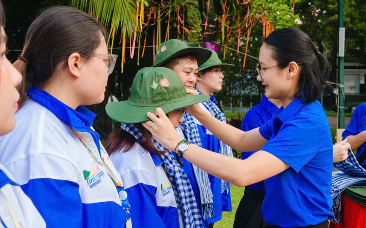 Mang sức trẻ đến với biển, đảo quê hương