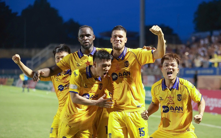 SLNA: Những băn khoăn sau 2 lần 'chết hụt'