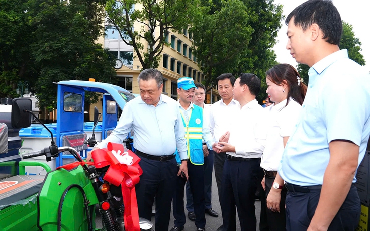 Hà Nội vận hành thiết bị vệ sinh môi trường hiện đại ở nội đô