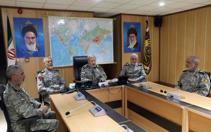 Israel tập kích trụ sở IRGC và cơ sở hạt nhân Fordow của Iran