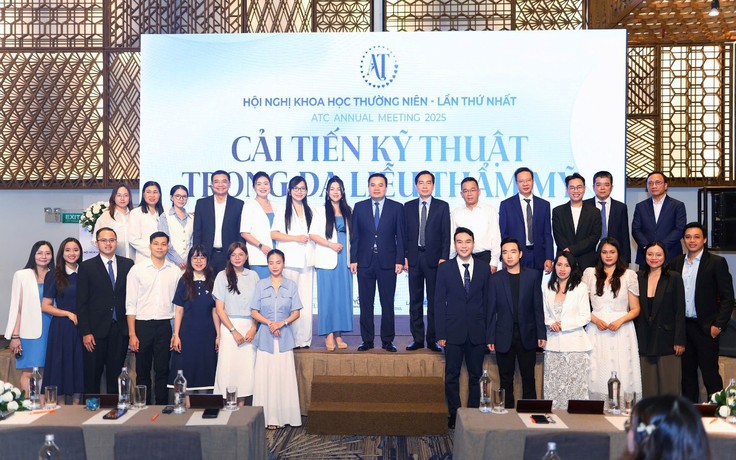 200 bác sĩ, nhân viên y tế tham dự hội nghị khoa học Ánh Tú Clinic 2025
