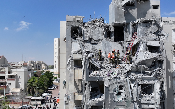 Israel, Iran tranh cãi quanh cáo buộc vi phạm lệnh ngừng bắn