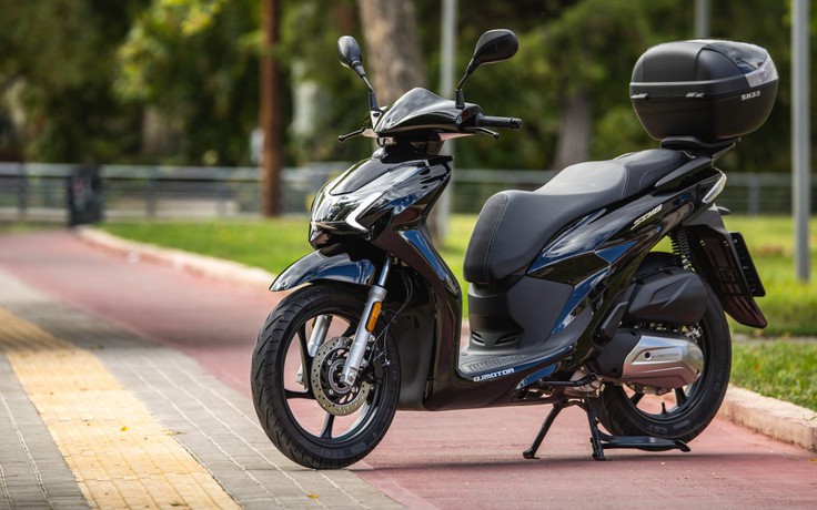 Xe tay ga Trung Quốc sao chép thiết kế Honda SH125i, giá chỉ bằng phân nửa