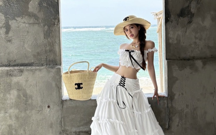 Công thức lên đồ đi biển cho nàng ngại diện bikini