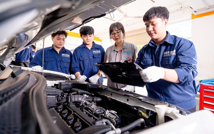 Học Công nghệ kỹ thuật ô tô kiểu Gen Z: Lăn bánh vào nghề từ năm nhất