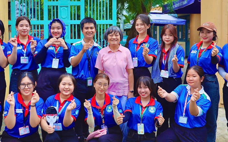 60 tuổi vẫn quyết đi thi để thực hiện ước mơ của mẹ