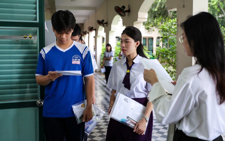 Thi tốt nghiệp THPT 2025: Xem gợi ý giải đề thi môn vật lý tại đây