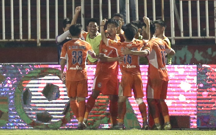 Play-off kịch tính: Đà Nẵng trụ lại V-League, Công Phượng và Bình Phước lỡ hẹn với... 10 tỉ đồng