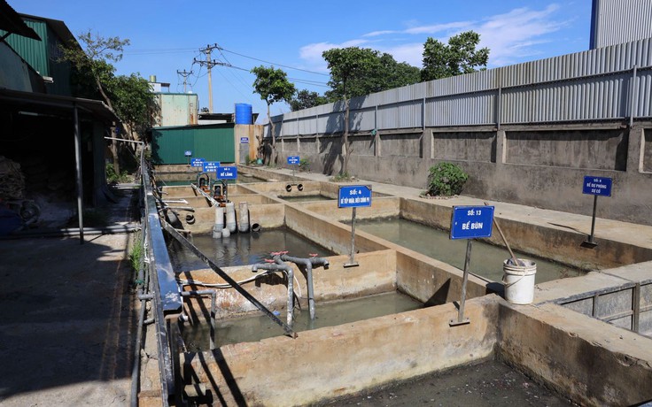 Một công ty ở Hưng Yên xả nước thải nồng nặc mùi hóa chất ra môi trường