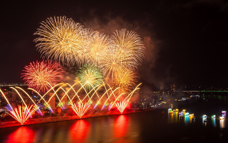 Đội Việt Nam lần đầu vào chung kết Lễ hội pháo hoa quốc tế Đà Nẵng