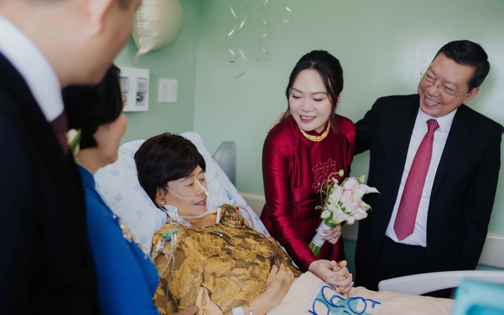 Đám cưới đặc biệt bên giường bệnh