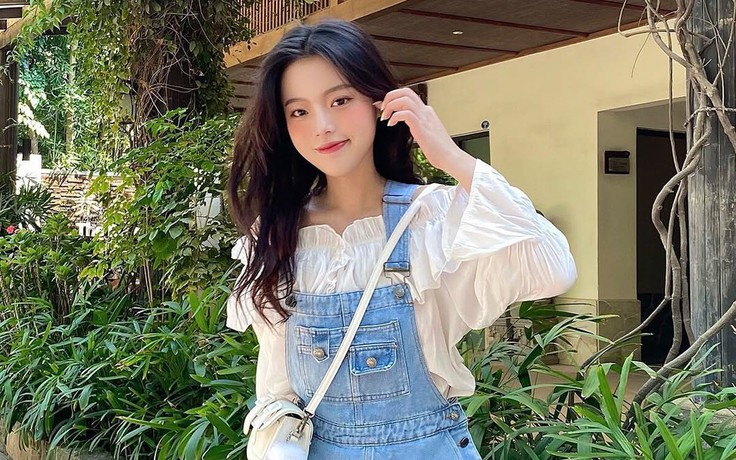 Mặc đẹp hết nấc mà không sợ nhàm chán với quần yếm denim