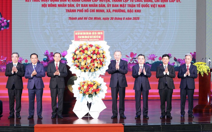 Sắp xếp lại giang sơn, vươn tới tương lai rực rỡ