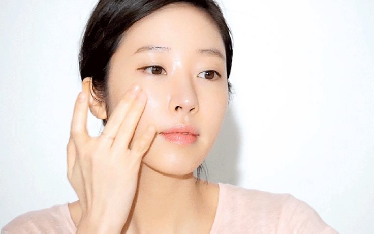 Cách bôi kem chống nắng chuẩn chuyên gia bảo vệ da tối ưu, không bóng nhờn