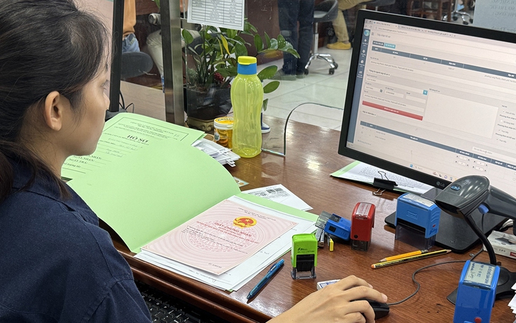 Cấp sổ hồng: Thay vì rút ngắn, sao lại kéo dài?