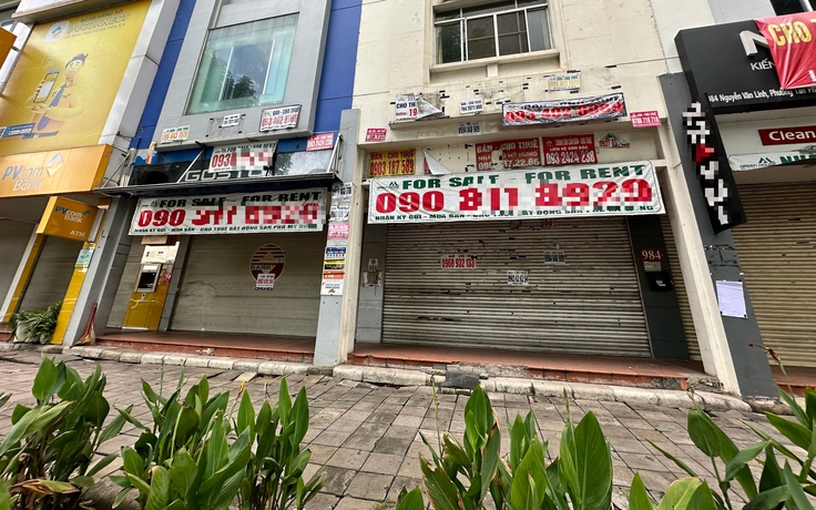 Mặt bằng bỏ trống ở phố 'nhà giàu' Phú Mỹ Hưng, chi chít bảng cho thuê