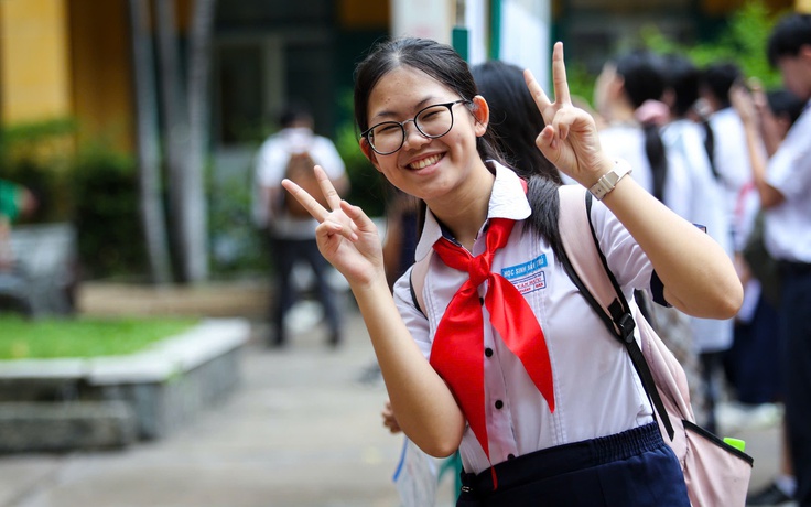 Xong môn tiếng Anh thi lớp 10, thí sinh TP.HCM chắc nịch: 'Không 10 hơi phí!'
