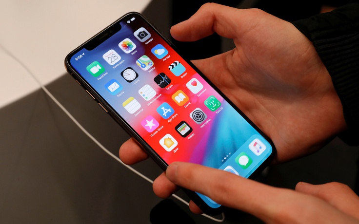 Vì sao có biểu tượng hình người bên cạnh thời gian trên iPhone