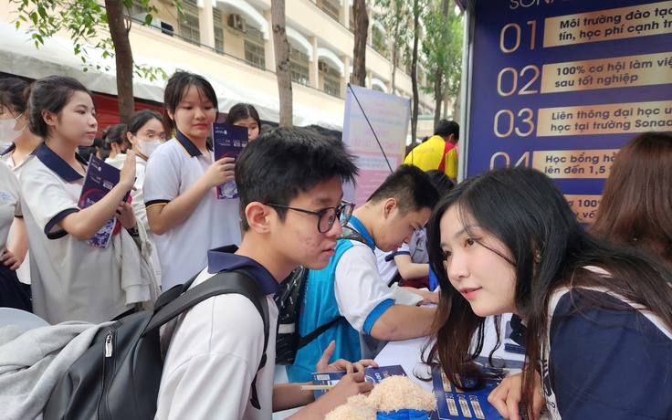 Chinh phục tiếng Anh, học bổng du học thế nào trong bối cảnh mới?