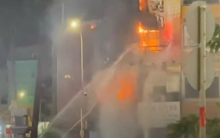 TP.HCM: Phường Vườn Lài báo cáo vụ cháy tòa nhà ở vòng xoay Lý Thái Tổ