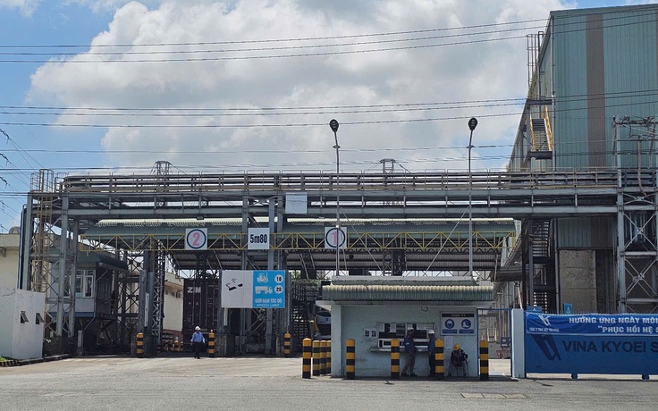 TP.HCM: Xỉ thép nhà máy bay ra môi trường gây bụi mù mịt, dân thở không nổi