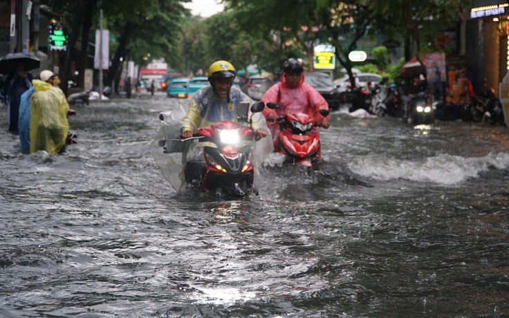 Tuần tới TP.HCM mưa to, Bắc và Trung bộ nắng nóng diện rộng