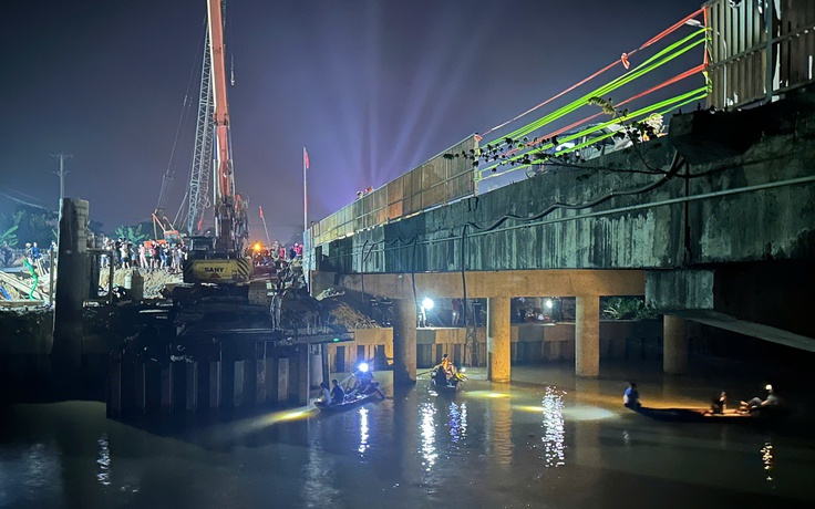 Vụ ô tô rơi xuống sông: Tìm thấy thi thể 2 nạn nhân mất tích