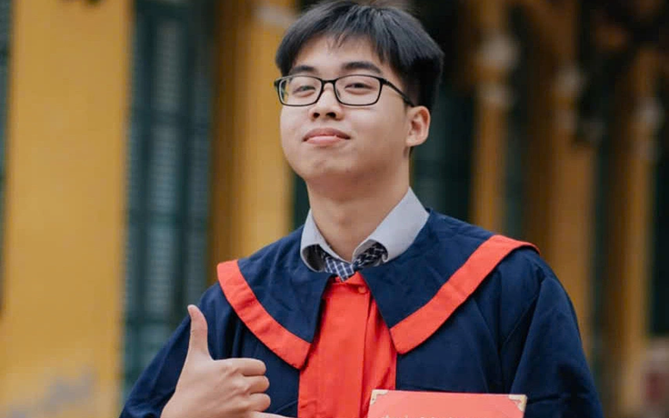 Nam sinh trở thành thủ khoa kép khối A01 và D01: Nói về 'Vùng trời quê hương...'