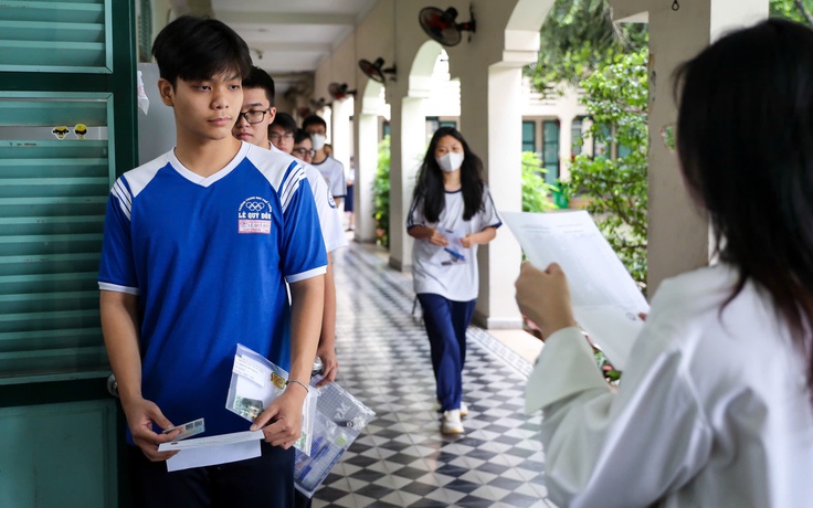 Top 300 thí sinh cao điểm nhất tổ hợp  A00 thi tốt nghiệp THPT 2025