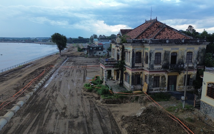 'Nắn' đường ven sông Đồng Nai để giữ lại biệt thự Đốc phủ sứ 100 năm tuổi