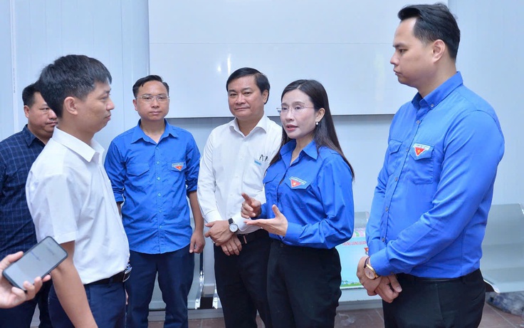 T.Ư Đoàn thăm đội tình nguyện xã biên giới Y Tý