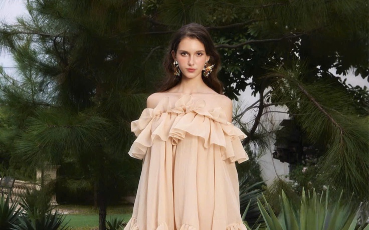 Bồng bềnh và quyến rũ trong từng nếp gấp của bèo nhún