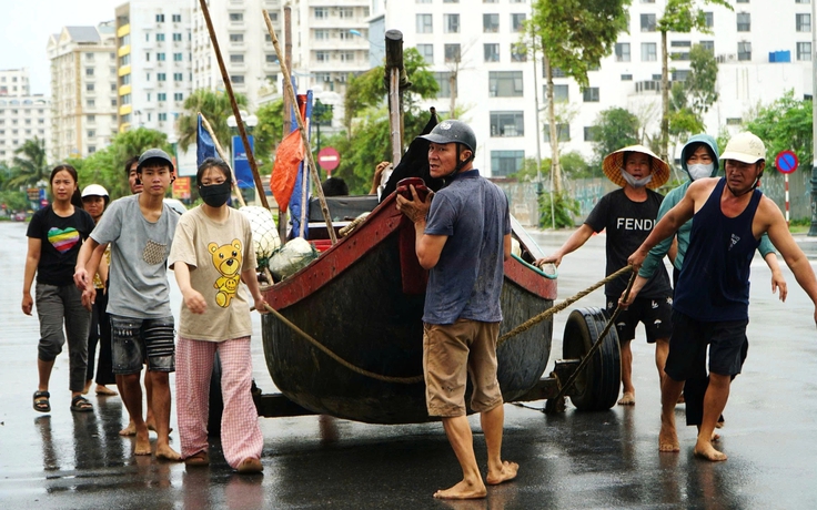 Ngư dân hối hả phòng tránh bão số 3 (Wipha)