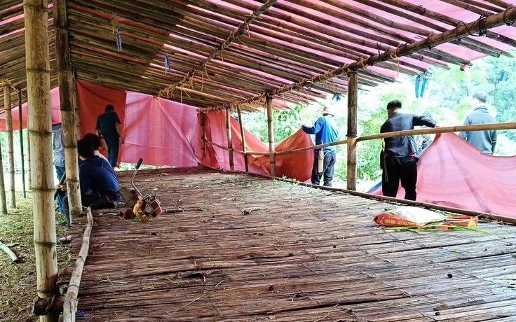 Xã biên giới ở Thanh Hóa dựng lán để sơ tán dân