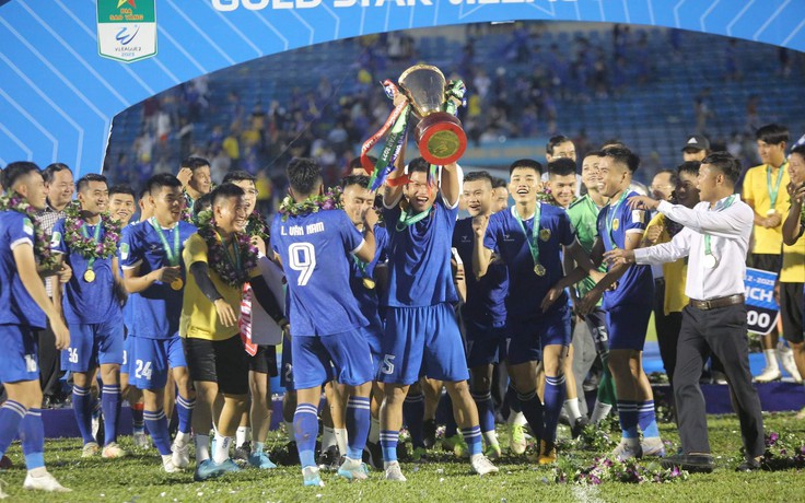 Sở VH-TT-DL Đà Nẵng họp khẩn, đã có doanh nghiệp muốn cứu đội Quảng Nam: Nhưng tiền vẫn chưa đủ!