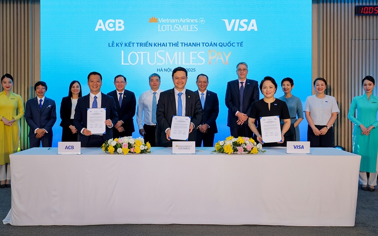 Vietnam Airlines cùng ACB, Visa ra mắt thẻ hội viên tích hợp thanh toán Lotusmiles Pay