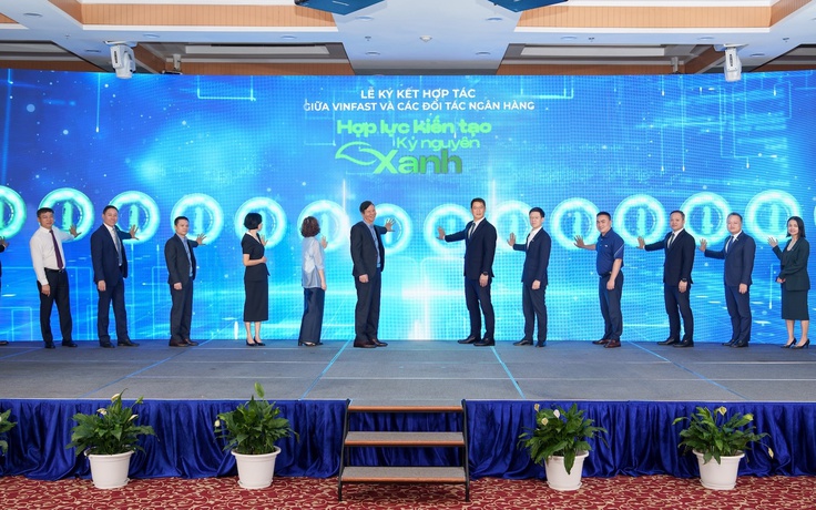 VinFast và 12 ngân hàng hỗ trợ 'chưa từng có' cho người dân thủ đô đổi sang xe điện