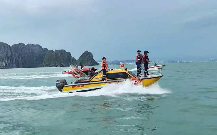 Phát hiện một thi thể nghi là nạn nhân vụ lật tàu trên vịnh Hạ Long