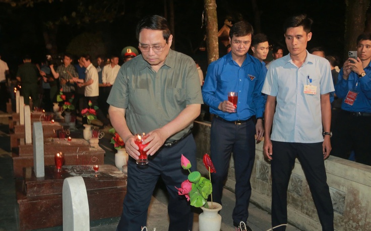 Tưởng nhớ công lao to lớn của các liệt sĩ