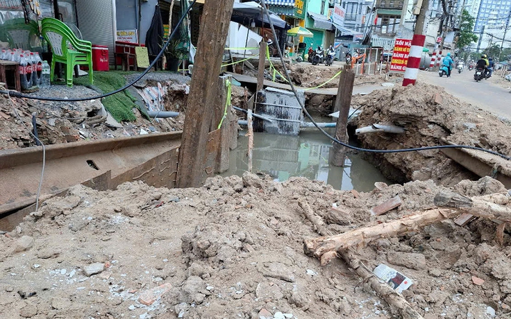 Công trình thi công quá ngổn ngang