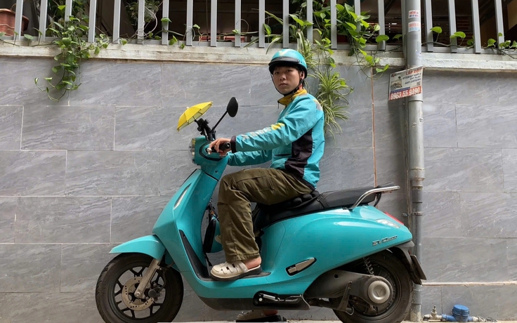 Đằng sau chuyện chàng trai tốt nghiệp đại học loại giỏi nhưng chạy xe công nghệ
