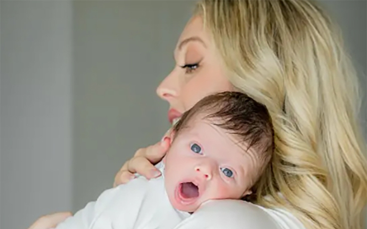 Con gái Tổng thống Donald Trump khoe con trai mới sinh