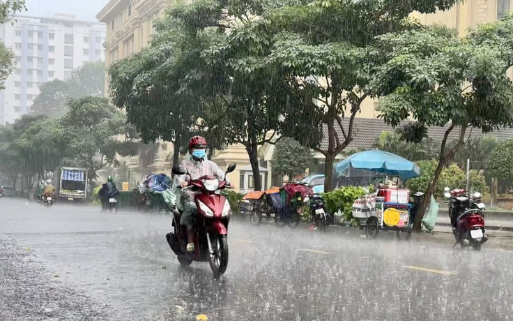 TP.HCM mưa trắng trời, thời tiết tuần tới thế nào?